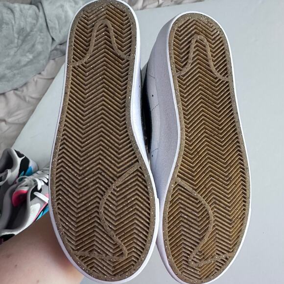 Nike Blazer Mid '77 Youth Size 3.5 Sneakers - Great Condition! - Picture 6 of 8